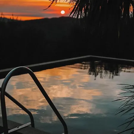 Mountain Log O Lobo كابيسيراس دى باستو