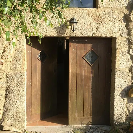 Mountain Log O Lobo كابيسيراس دى باستو