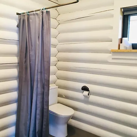 Mountain Log O Lobo * كابيسيراس دى باستو