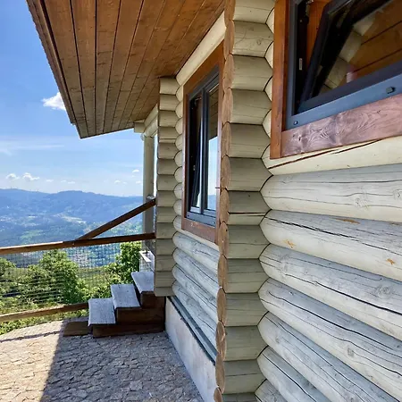 Mountain Log O Lobo كابيسيراس دى باستو