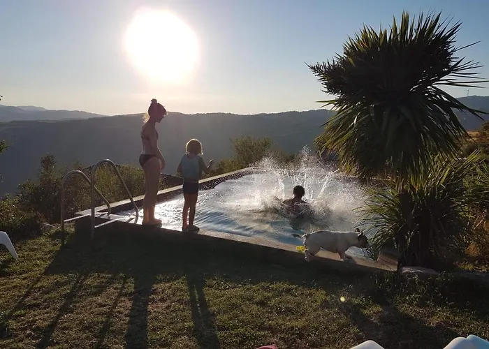 Mountain Log O Lobo Tatil parkı Cabeceiras de Basto